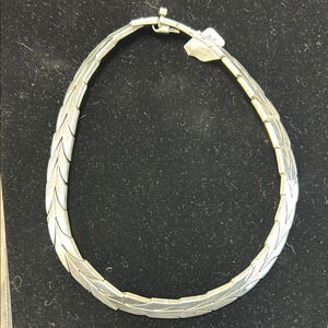 440499 Silver Braided Heart necklace